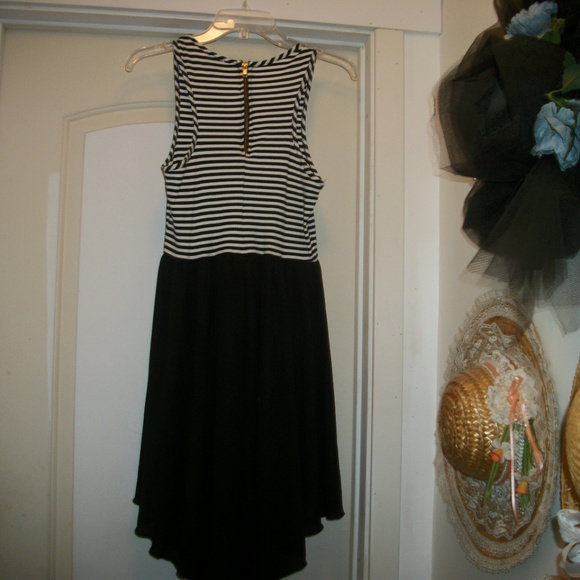 FRENCH STRIPES ON THE BOARDWALK DRESS RUE 21 L - Picture 4 of 6